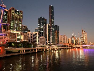Energy guarantee as Qld sweats toward record demand