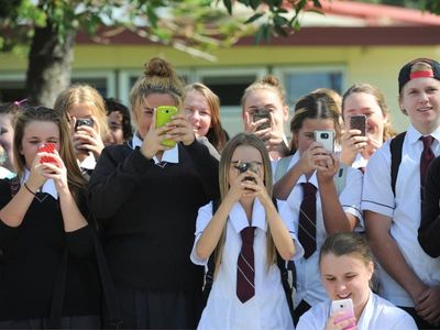 Push to ban mobiles as NSW teacher shortage quizzed