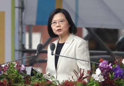 Taiwan's Tsai welcomes retired US admiral for China talks