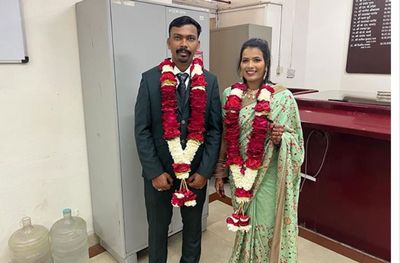 MP: Two Officials Tie Knot In Bhopal Without Dowry, Vow To Use Saved Money For Poor Children Education