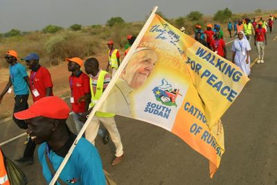 Pilgrims walk nine days to see Pope Francis in South Sudan