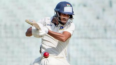 Ranji Trophy: Bengal in driver's seat vs Jharkhand, aim third semifinal appearance on the trot