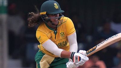 South Africa Women beat India Women by 5 wickets in T20I Tri-series final