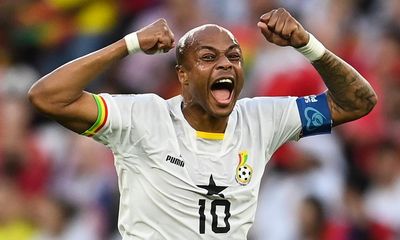 Nottingham Forest make free agent André Ayew their 30th signing of season