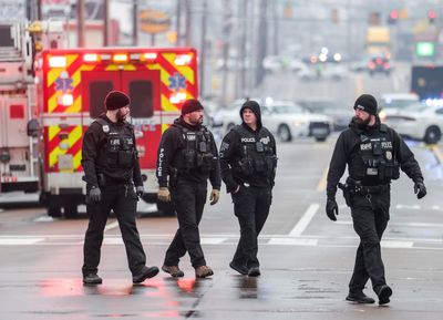 1 dead, officer wounded in shooting at Memphis library