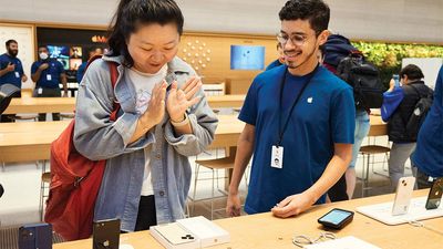 Apple Misses December-Quarter Targets As iPhone, Mac Sales Fall