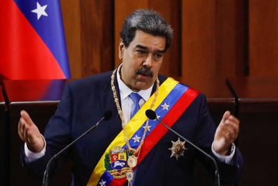 Venezuela's Maduro complains about U.S. cash-less authorizations