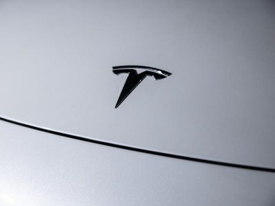 Tesla plugs into top three in Aussie car market