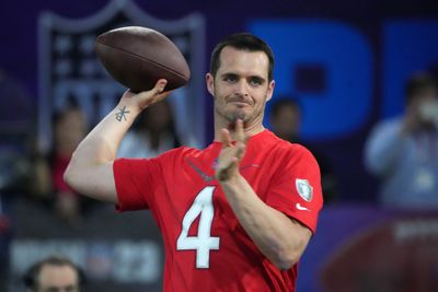 Derek Carr delivers great throws, perfect one-liner at Precision Passing competition