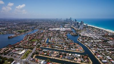 Gold Coast crackdown uncovers 250 unregistered Airbnbs, but it's just tip of the iceberg