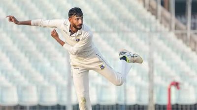 Ranji Trophy: Bengal close to semifinal berth
