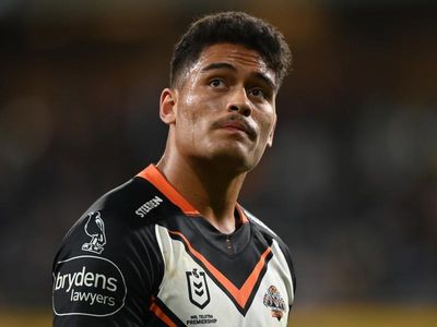 Second-rower Blore aims to repay Wests Tigers' faith