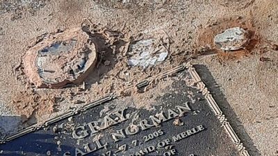 Remembrance Parks Central Victoria CEO stood down over gravesite decoration removals