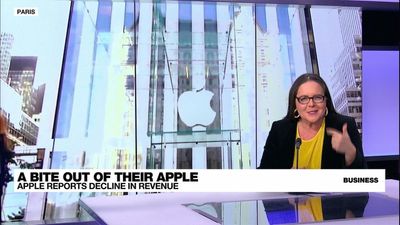 Apple reports sharp drop in quarterly sales