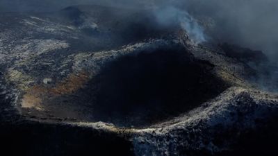 Canary Islands: La Palma volcano goes silent, but anger rumbles on
