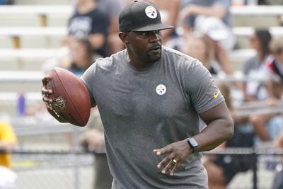 Broncos request permission to interview Steelers assistant Brian Flores for DC vacancy