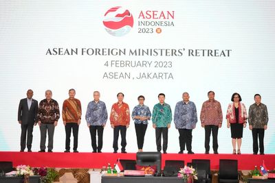 ASEAN vows to conclude pact with China on disputed territory