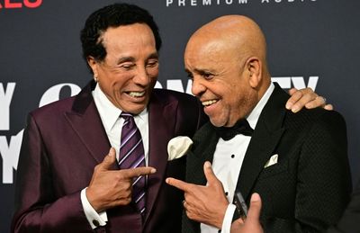 Motown's Smokey Robinson, Berry Gordy celebrated at pre-Grammy gala