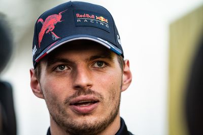 Verstappen explains "absurd" F1 sim in private jet story