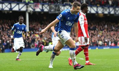 Everton burst into life under Dyche as Tarkowski header floors Arsenal