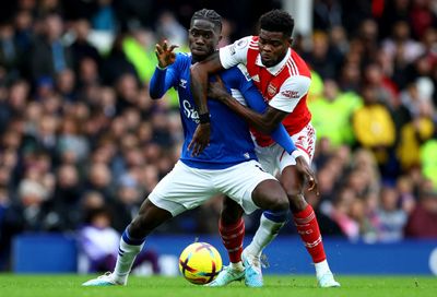 Leaders Arsenal fall 1-0 to Everton