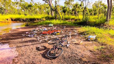 Rubbish left at Top End creek after Australia Day causes 'despair', but these ideas could help stop littering