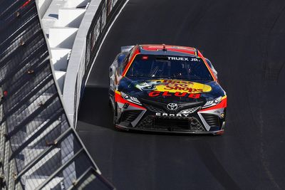 Martin Truex Jr. fastest in hectic Clash practice in Los Angeles