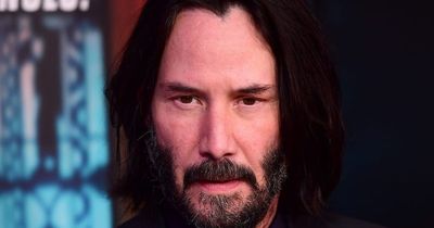 Surprise as Keanu Reeves drops into traditional pub for a meal