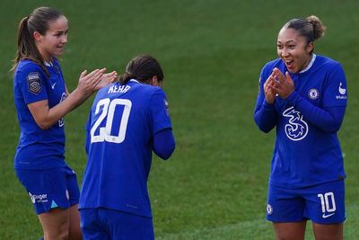 Lauren James on target as Chelsea go top in WSL with victory at Tottenham