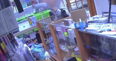 Brazen thief caught on CCTV stealing mobile phone from Glasgow shop