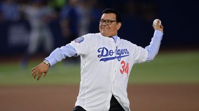Dodgers to Retire Fernando Valenzuela’s No. 34 Jersey