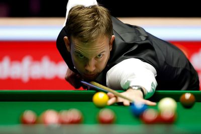 Ali Carter uses Whitney Houston inspiration to end snooker ranking title drought