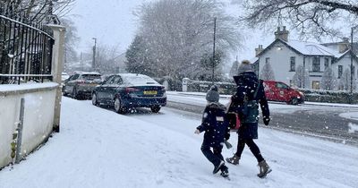 Weather maps show terrifying blizzard with up to 6cm of snow creeping toward UK this week