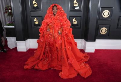 Lizzo wows in orange, Doja Cat dons black Latex at Grammys