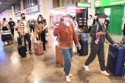 First Chinese tour groups arrive