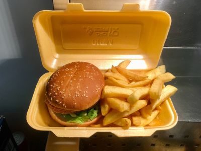 Man charged £666.50 for a veggie burger still waiting on refund