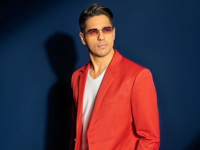 Groom-to-be Sidharth Malhotra only needs a tree to workout, find out why!