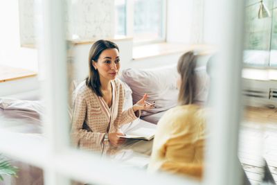 Managers impact workers' mental health more than therapists, according to research