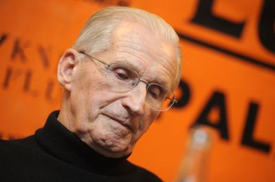 Lubomir Strougal, Czechoslovak communist leader, dies at 98