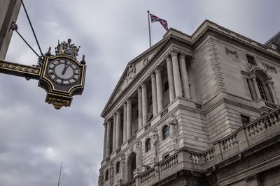 BOE Officials Say Brexit Fueling Inflation, Driving Up Rates