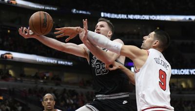 Bulls win laugher against Spurs, but questions grow as deadline looms