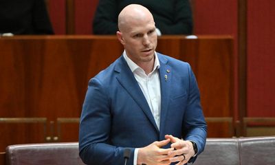 David Pocock blasts Albanese government as it reauthorises Nauru offshore immigration detention