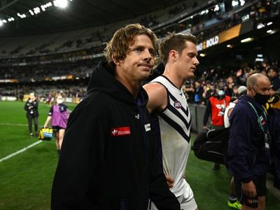 Nat Fyfe steps down as Dockers captain after six years
