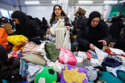 German-Turkish community races to send money and blankets to quake victims