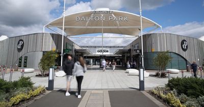 Dalton Park Outlet to host ice sculpture trail during February half term with chance to win shopping gift card