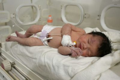 Syria newborn pulled alive from quake rubble