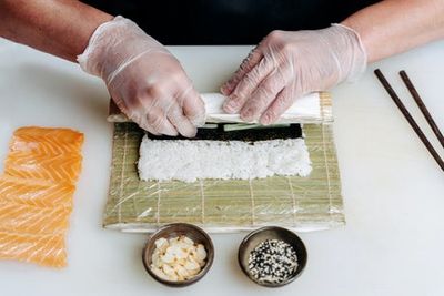 Best sushi making kit for your home kitchen according to an expert