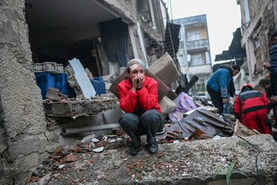 Rescuers battle cold as Turkey-Syria quake toll tops 5,400