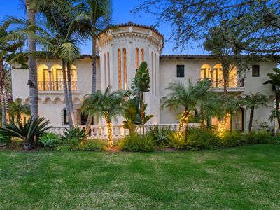 ‘Murder mansion’ where notorious mobster Bugsy was assassinated goes up for sale at $17m