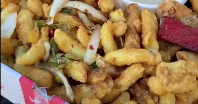 Reviewer goes viral after trying out huge Glasgow Salt and Chilli Munchie Box